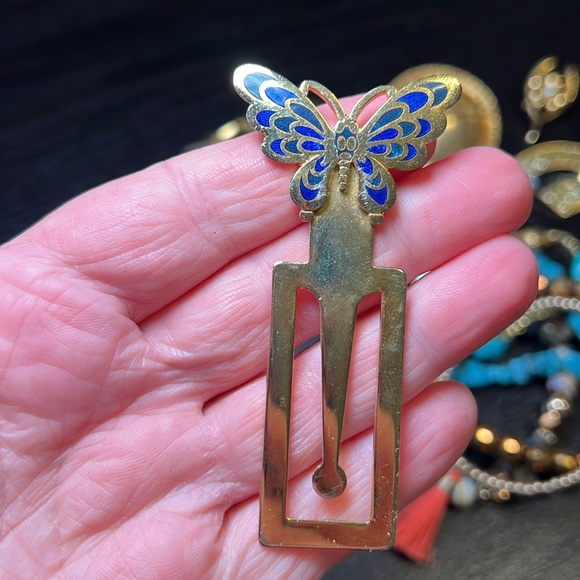 Vintage to modern estate jewelry lot - earrings, bracelets, brooches/pins - Picture 3 of 15